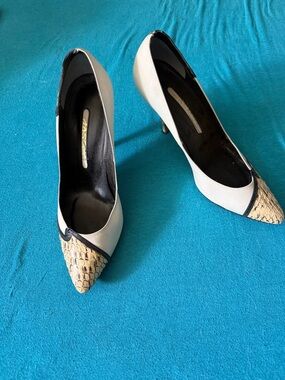 Women's White Pointed Toe Heels with Snake Tip